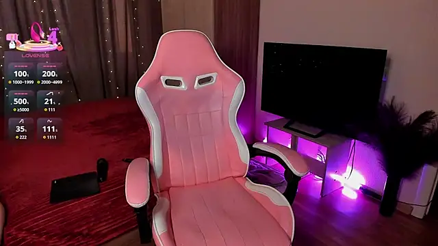 Snapshot of Jane_Paws chatting on 10-23-25, 01:49 Jane Paws online show from 10-23-25, 01:49