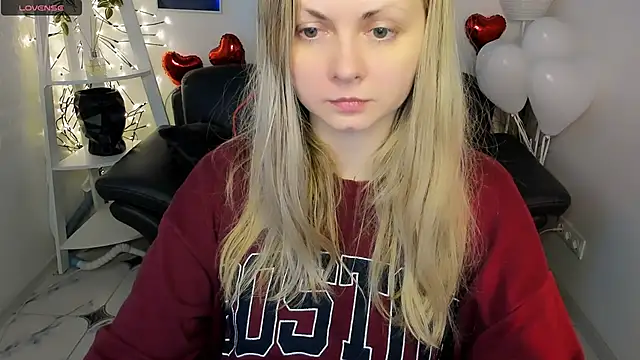 Snapshot of SmilingEmily_ chatting on 02-15-25, 07:49 SmilingEmily online show from 02-15-25, 07:49
