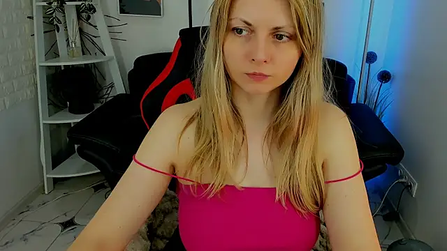 Snapshot of SmilingEmily_ chatting on 03-05-25, 11:06 SmilingEmily online show from 03-05-25, 11:06