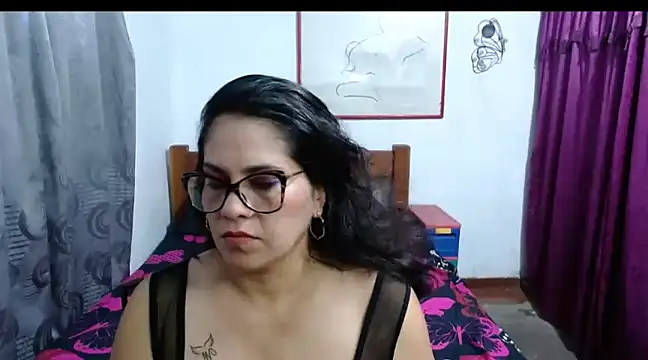 Snapshot of Mistresskloe01 chatting on 12-09-24, 12:30 Mistresskloe01 online show from 12-09-24, 12:30