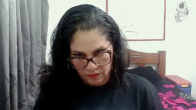 Snapshot of Mistresskloe01 chatting on 01-13-26, 12:43 Mistresskloe01 online show from 01-13-26, 12:43