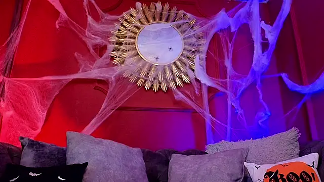 Julieta Russell online show from 10-17-25, 12:30