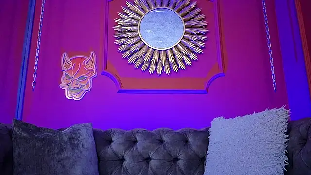 Julieta Russell online show from 03-25-26, 12:11