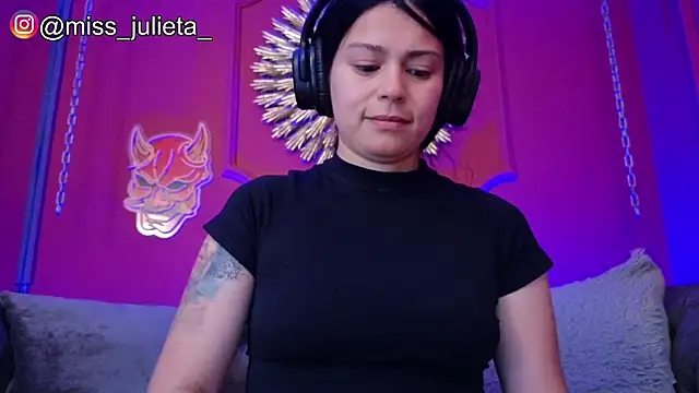 Julieta Russell online show from 05-19-26, 12:11