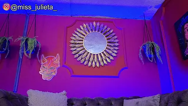 Julieta Russell online show from 05-25-26, 11:49