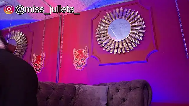 Julieta Russell online show from 05-27-26, 12:02