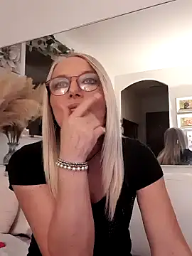 Snapshot of kikkastar chatting on 12-05-24, 01:28 kikkastar online show from 12-05-24, 01:28