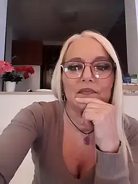 Snapshot of kikkastar chatting on 12-30-24, 08:36 kikkastar online show from 12-30-24, 08:36