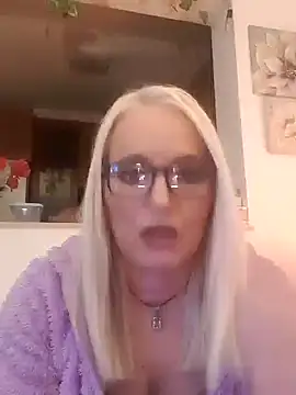 Snapshot of kikkastar chatting on 01-17-25, 08:22 kikkastar online show from 01-17-25, 08:22