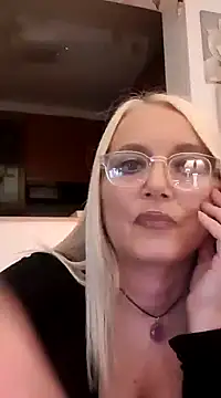 Snapshot of kikkastar chatting on 01-27-25, 10:38 kikkastar online show from 01-27-25, 10:38