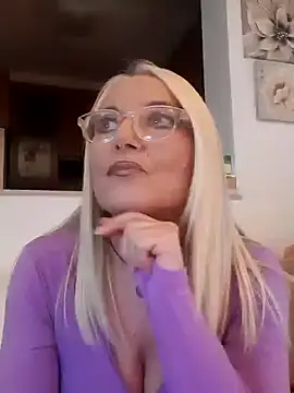 Snapshot of kikkastar chatting on 02-02-25, 08:19 kikkastar online show from 02-02-25, 08:19