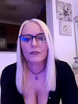 Snapshot of kikkastar chatting on 02-04-25, 07:44 kikkastar online show from 02-04-25, 07:44