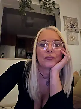 Snapshot of kikkastar chatting on 02-11-25, 09:03 kikkastar online show from 02-11-25, 09:03