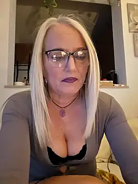 Snapshot of kikkastar chatting on 03-20-25, 08:29 kikkastar online show from 03-20-25, 08:29