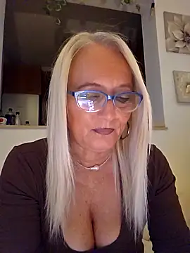 Snapshot of kikkastar chatting on 09-14-25, 08:08 kikkastar online show from 09-14-25, 08:08