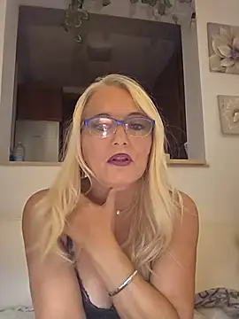 Snapshot of kikkastar chatting on 09-24-25, 08:12 kikkastar online show from 09-24-25, 08:12