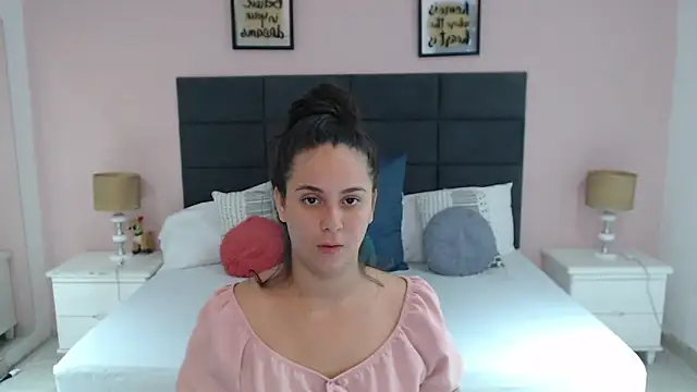 Snapshot of MadisonJenner chatting on 12-29-24, 12:55 MadisonJenner online show from 12-29-24, 12:55