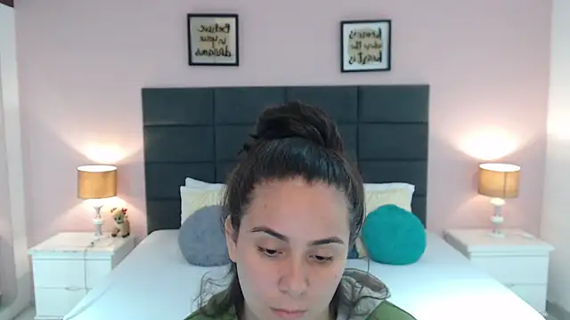 Snapshot of MadisonJenner chatting on 01-17-25, 11:17 MadisonJenner online show from 01-17-25, 11:17