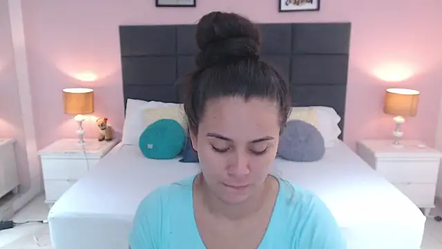 Snapshot of MadisonJenner chatting on 01-22-25, 11:23 MadisonJenner online show from 01-22-25, 11:23