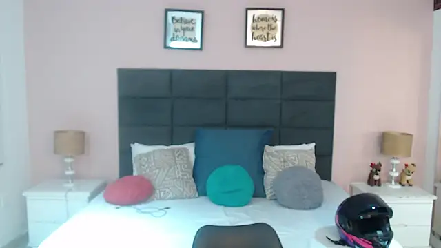 Snapshot of MadisonJenner chatting on 11-13-25, 11:31 MadisonJenner online show from 11-13-25, 11:31