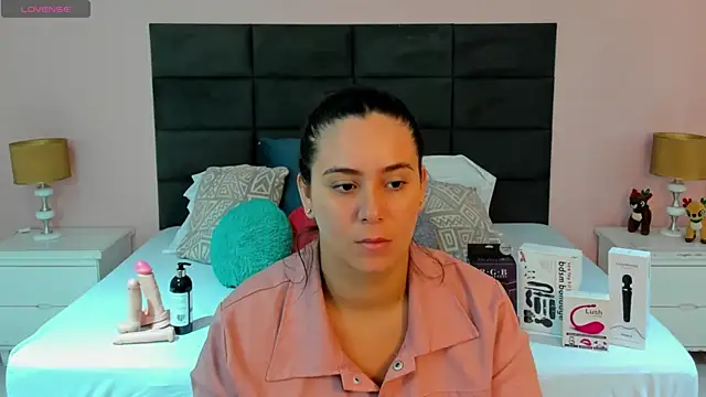 Snapshot of MadisonJenner chatting on 11-17-25, 10:43 MadisonJenner online show from 11-17-25, 10:43