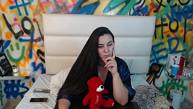 Snapshot of MadisonJenner chatting on 12-17-25, 11:55 MadisonJenner online show from 12-17-25, 11:55