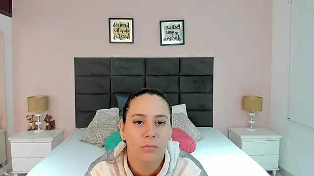 Snapshot of MadisonJenner chatting on 12-19-25, 11:06 MadisonJenner online show from 12-19-25, 11:06