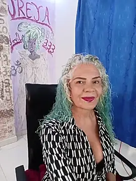 freyadevil333 online show from 06-08-26, 01:55