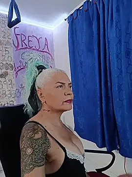 freyadevil333 online show from 06-14-26, 04:36