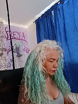 freyadevil333 online show from 06-26-26, 03:38