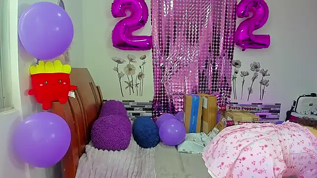 Snapshot of Angela_hank2 chatting on 06-17-26, 01:12 Angela hank2 online show from 06-17-26, 01:12