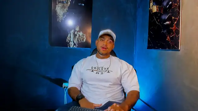 Big furry bear13 online show from 09-17-25, 05:53