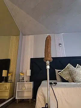 MollyCruz online show from 05-16-26, 12:37
