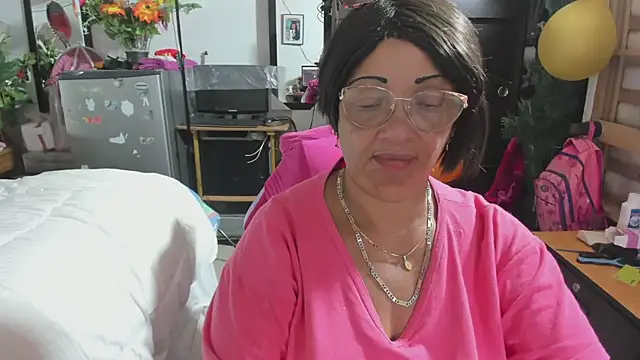 Mrs mommy  online show from 11-20-25, 08:52