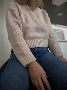 HotXMom online show from 01-23-25, 07:54