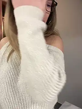 HotXMom online show from 03-01-25, 04:47