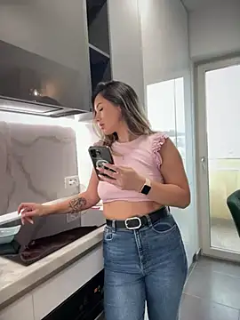 HotXMom online show from 03-17-25, 07:24