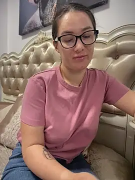 HotXMom online show from 06-04-26, 05:35