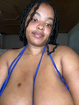 Snapshot of Linahlove chatting on 02-18-25, 09:21 Linahlove online show from 02-18-25, 09:21