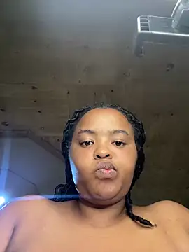 Snapshot of Linahlove chatting on 02-18-25, 06:58 Linahlove online show from 02-18-25, 06:58