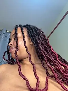 Linahlove online show from 11-21-25, 04:49