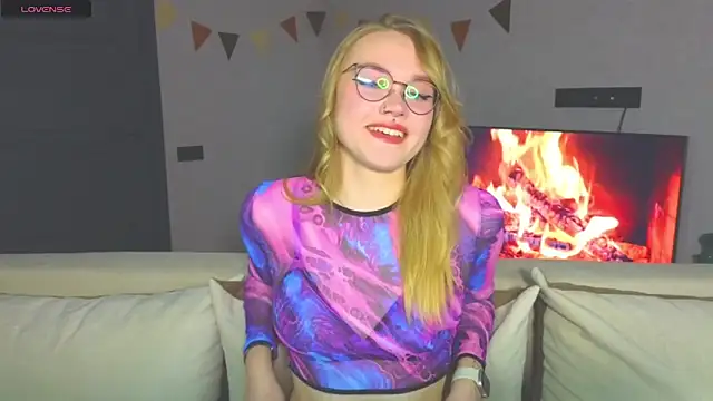 Snapshot of Aurora_Golden1 chatting on 12-02-24, 04:31 Aurora Golden1 online show from 12-02-24, 04:31