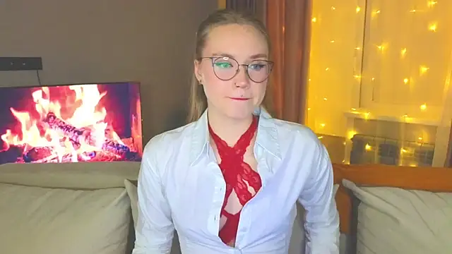 Snapshot of Aurora_Golden1 chatting on 12-14-24, 04:31 Aurora Golden1 online show from 12-14-24, 04:31