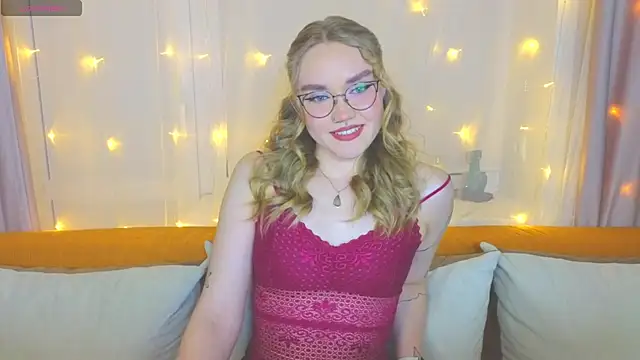Snapshot of Aurora_Golden1 chatting on 03-04-25, 03:48 Aurora Golden1 online show from 03-04-25, 03:48