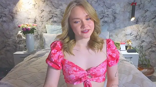 Aurora Golden1 online show from 04-16-26, 05:19