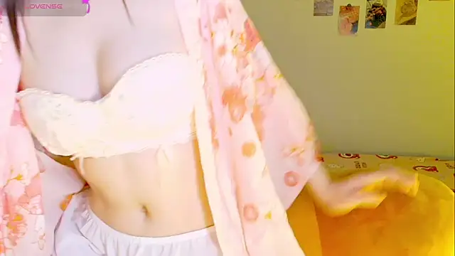 Snapshot of Embez-Damdang chatting on 01-11-25, 05:40 Embez-Damdang online show from 01-11-25, 05:40