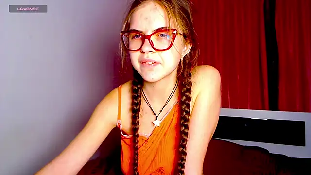 Snapshot of Sarah_HS chatting on 12-03-24, 03:44 Sarah HS online show from 12-03-24, 03:44