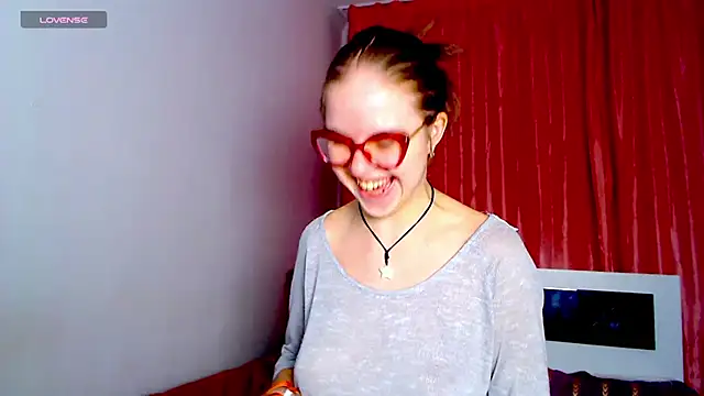 Snapshot of Sarah_HS chatting on 12-09-24, 06:25 Sarah HS online show from 12-09-24, 06:25