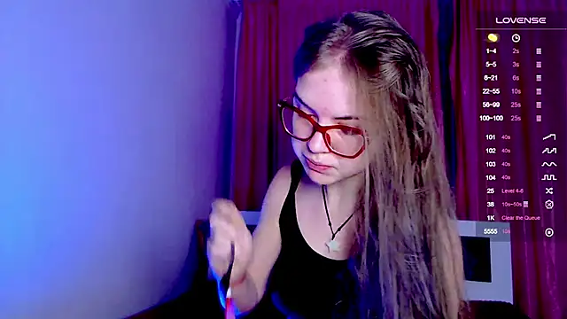 Snapshot of Sarah_HS chatting on 12-22-24, 12:05 Sarah HS online show from 12-22-24, 12:05