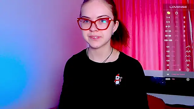 Snapshot of Sarah_HS chatting on 01-06-25, 08:03 Sarah HS online show from 01-06-25, 08:03